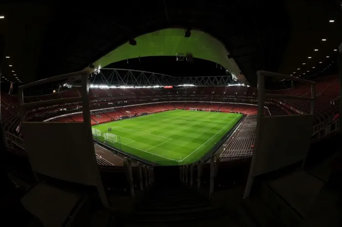 Framed Print : Premier League Showdown: Arsenal vs Southampton (2014-15) - Battle at the Emirates Framed Print : Premier League Showdown: Arsenal vs Southampton (2014-15) - Battle at the Emirates
