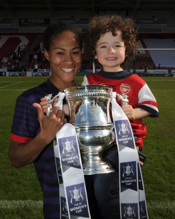 Framed Print : Rachel Yankey (Arsenal) with the FA Cup Trophy. Arsenal Ladies 3: 0 Bristol Academy