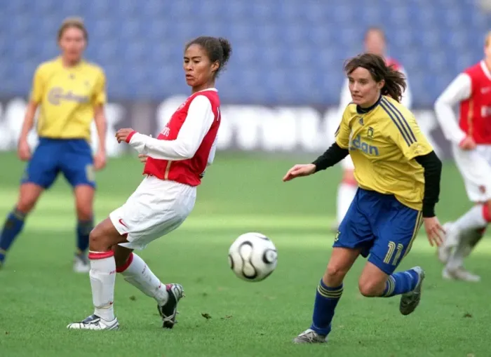 Framed Print : Rachel Yankey (Arsenal) Mia Birkehoj Olsen (Brondby) Framed Print : Rachel Yankey (Arsenal) Mia Birkehoj Olsen (Brondby)