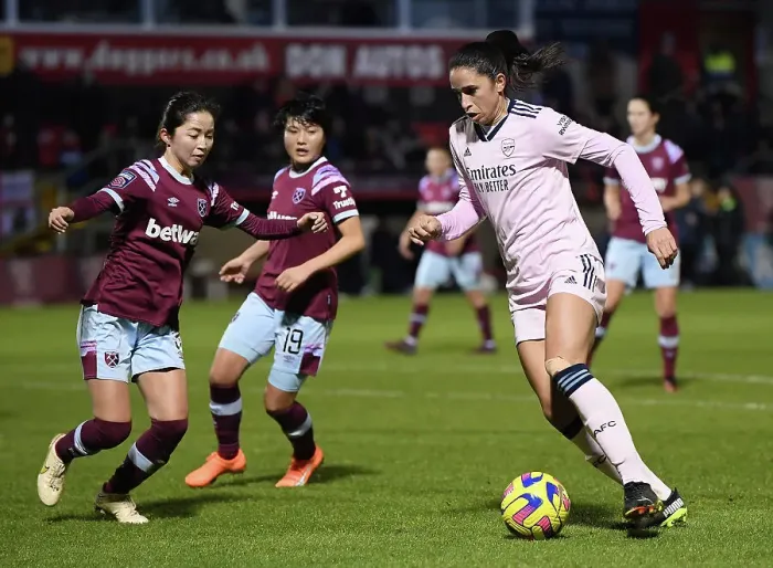 Framed Print : Rafaelle Souza in Action: Arsenal vs West Ham United, FA Women's Super League