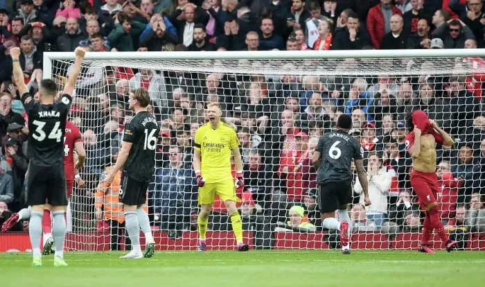 Framed Print : Ramsdale's Penalty Heroics: Arsenal Edge Out Liverpool in Thrilling Comeback