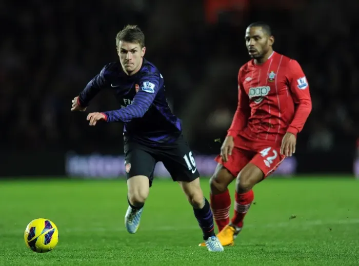 Framed Print : Ramsey Outruns Puncheon: Southampton vs Arsenal, Premier League 2012-13 Framed Print : Ramsey Outruns Puncheon: Southampton vs Arsenal, Premier League 2012-13