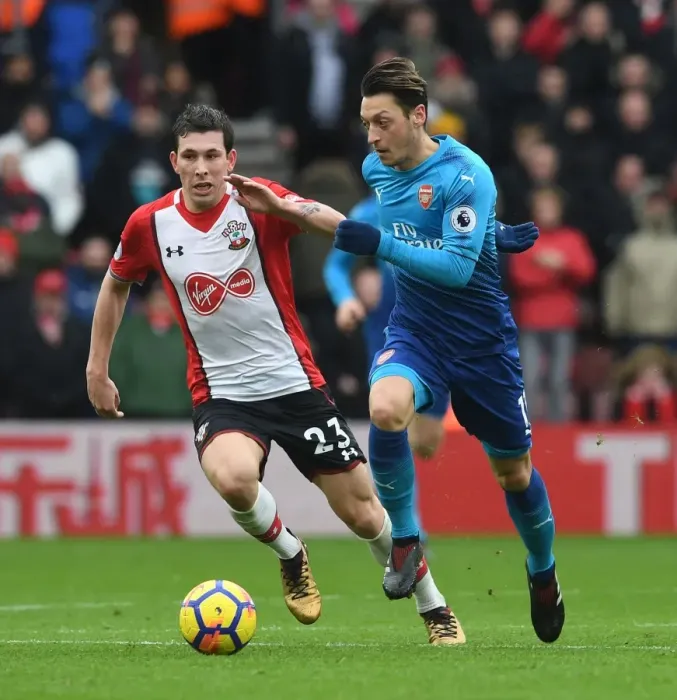 Framed Print : Ramsey vs Hojbjerg: Battle in the Premier League - Southampton vs Arsenal (2017-18) Framed Print : Ramsey vs Hojbjerg: Battle in the Premier League - Southampton vs Arsenal (2017-18)