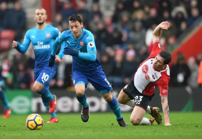 Framed Print : Ramsey vs. Hojbjerg: Clash of Midfield Titans - Southampton vs. Arsenal, Premier League 2017-18