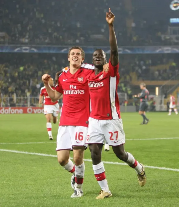 Framed Print : Ramsey's Brace: Arsenal's Thrilling 5-2 Victory Over Fenerbahce