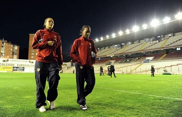 Rebecca Spencer and Danielle Carter (Arsenal) before the match. Rayo Vallecano 2