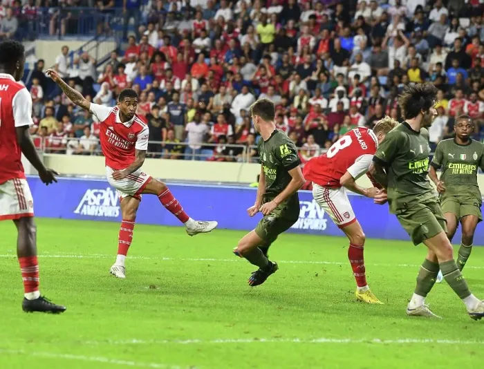 Framed Print : Reiss Nelson Scores as Arsenal Triumphs in Dubai Super Cup over AC Milan