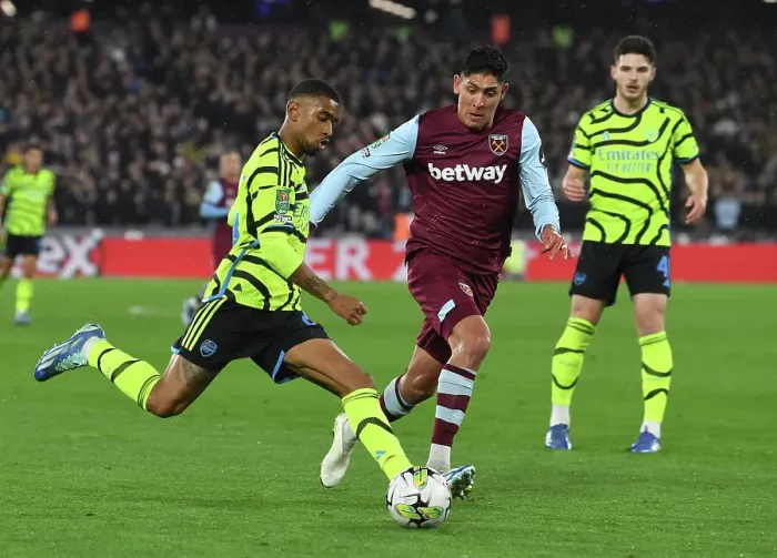 Framed Print : Reiss Nelson Shines: Arsenal's Carabao Cup Victory over West Ham Framed Print : Reiss Nelson Shines: Arsenal's Carabao Cup Victory over West Ham