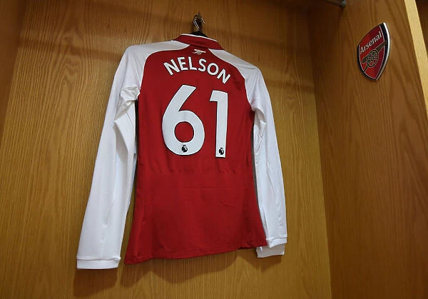 Reiss Nelson's Arsenal Shirt: Pre-Match Focus at Emirates Stadium (Arsenal vs Southampton, Premier League)