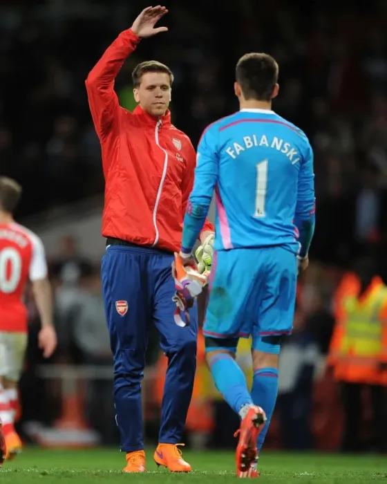Framed Print : A Reunion of Goalkeepers: Szczesny and Fabianski Face Off at the Emirates, Arsenal vs Swansea City, Premier League 2014 / 15 Framed Print : A Reunion of Goalkeepers: Szczesny and Fabianski Face Off at the Emirates, Arsenal vs Swansea City, Premier League 2014 / 15