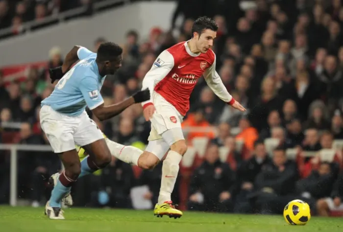 Framed Print : Rival Rivals: Van Persie vs. Toure - The Battle of Emirates, 0-0 Framed Print : Rival Rivals: Van Persie vs. Toure - The Battle of Emirates, 0-0