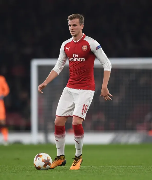 Framed Print : Rob Holding in Action for Arsenal against Red Star Belgrade, UEFA Europa League 2017-18