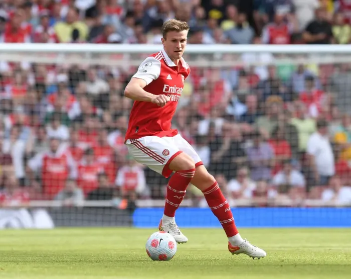 Framed Print : Rob Holding in Action: Arsenal vs. Everton, Premier League 2021-22 Framed Print : Rob Holding in Action: Arsenal vs. Everton, Premier League 2021-22