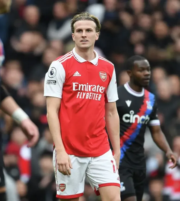 Framed Print : Rob Holding in Action: Arsenal vs. Crystal Palace, Premier League 2022-23 Framed Print : Rob Holding in Action: Arsenal vs. Crystal Palace, Premier League 2022-23