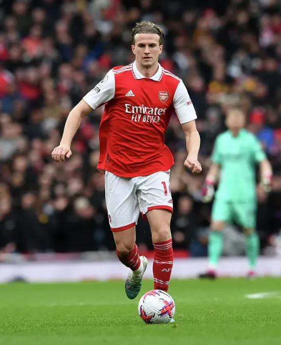 Framed Print : Rob Holding in Action: Arsenal vs Leeds United, Premier League 2022-23 Framed Print : Rob Holding in Action: Arsenal vs Leeds United, Premier League 2022-23