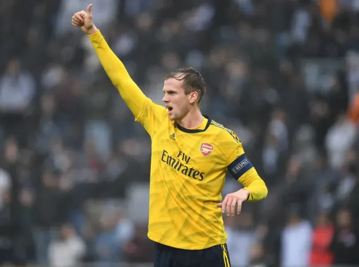 Framed Print : Rob Holding in Action: Arsenal's Europa League Battle against Vitoria Guimaraes
