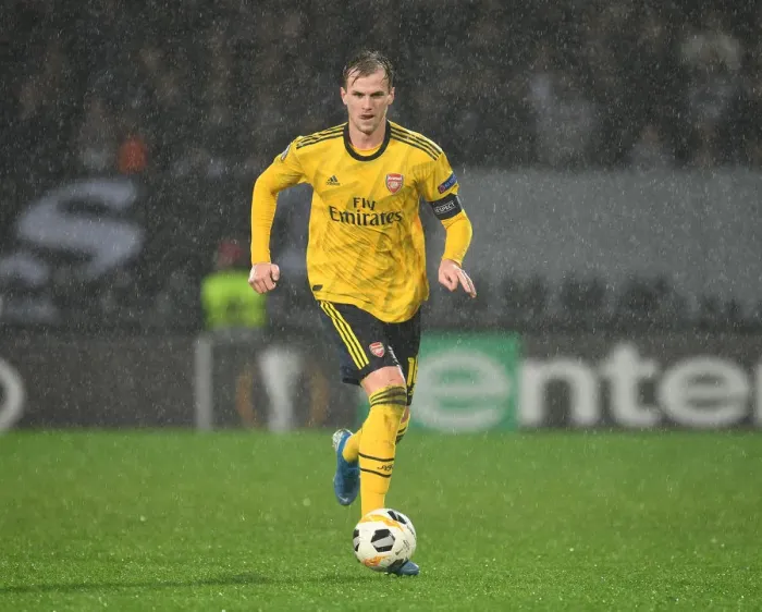Framed Print : Rob Holding in Action: Arsenal's Europa League Battle against Vitoria Guimaraes