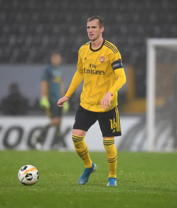 Framed Print : Rob Holding in Action: Arsenal's Europa League Battle against Vitoria Guimaraes Framed Print : Rob Holding in Action: Arsenal's Europa League Battle against Vitoria Guimaraes