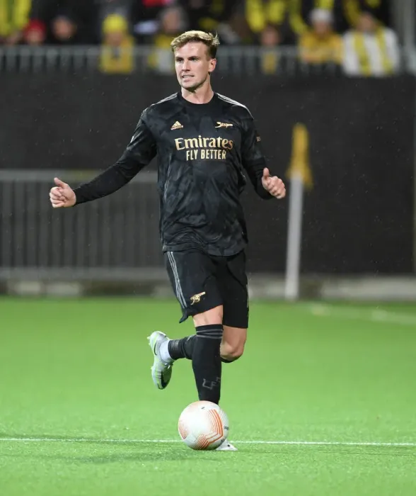 Framed Print : Rob Holding in Action: Arsenal's Europa League Clash vs. Bodø / Glimt (October 2022) Framed Print : Rob Holding in Action: Arsenal's Europa League Clash vs. Bodø / Glimt (October 2022)