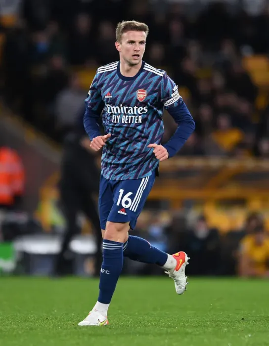 Framed Print : Rob Holding Focuses in Arsenal's Battle at Molineux: Wolverhampton Wanderers vs Arsenal, Premier League 2021-22 Framed Print : Rob Holding Focuses in Arsenal's Battle at Molineux: Wolverhampton Wanderers vs Arsenal, Premier League 2021-22