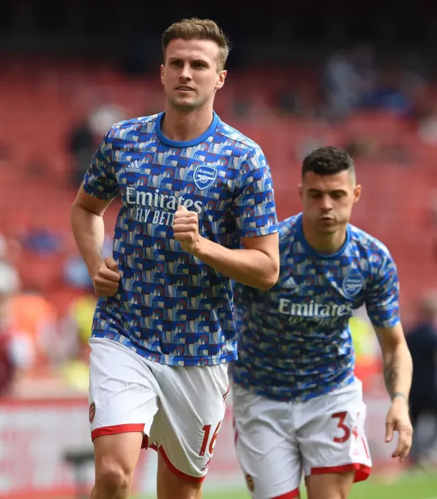 Framed Print : Rob Holding Gears Up: Arsenal vs. Everton, Premier League 2021-22