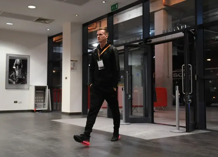 Framed Print : Rob Holding's Arrival at Emirates Stadium: Arsenal vs Östersunds FK, UEFA Europa League 2018