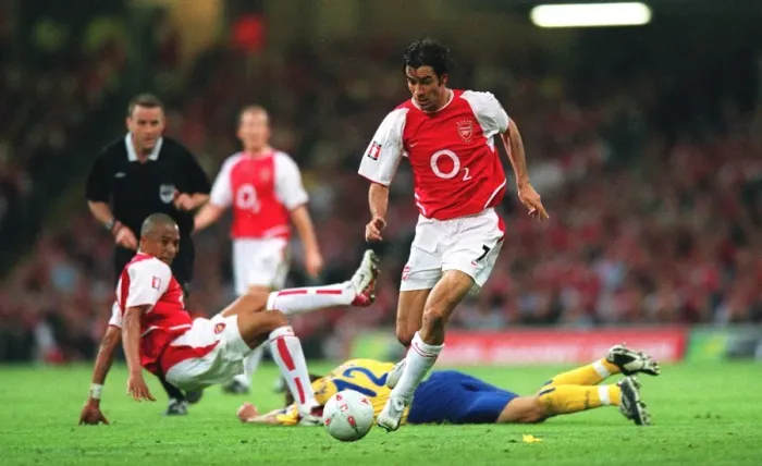 Framed Print : Robert Pires and Gilberto (Arsenal) Anders Svensson (Southampton)