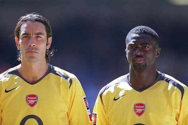 Robert Pires and Kolo Toure (Arsenal). Arsenal 1:2 Chelsea. FA Community Shield