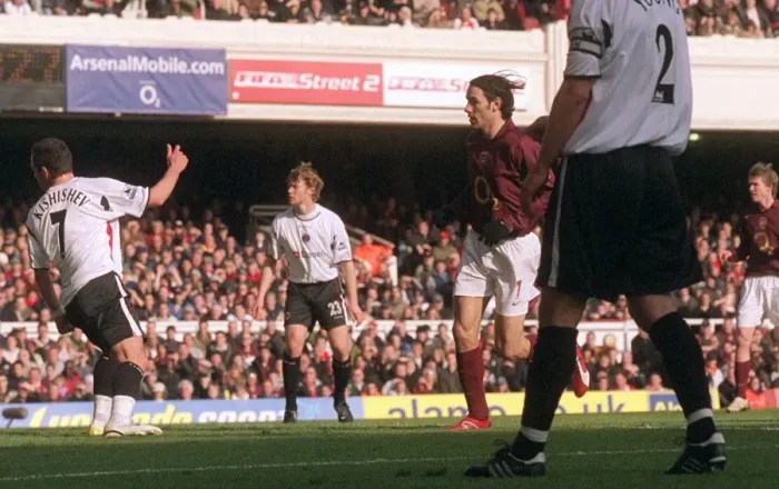 Framed Print : Robert Pires scores Arsenals 1st goal past Radostin Kishishev (Charlton)