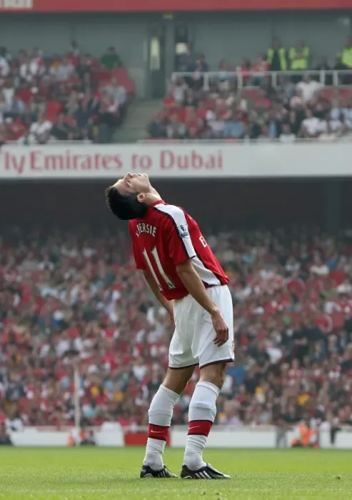 Framed Print : Robin van Perise (Arsenal) Framed Print : Robin van Perise (Arsenal)