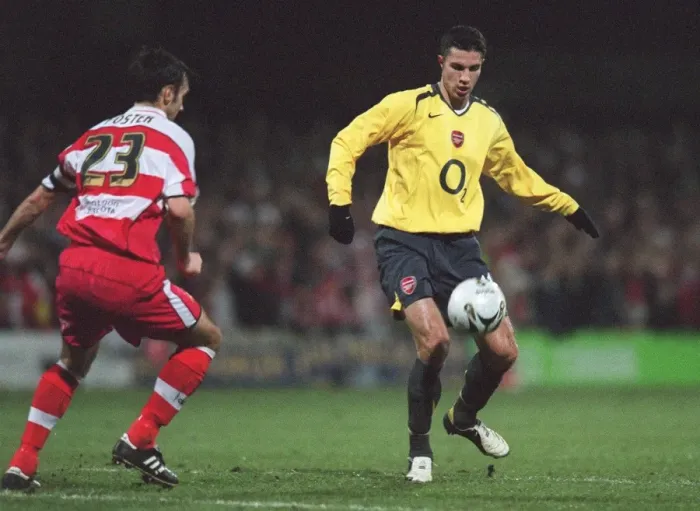 Framed Print : Robin van Perise (Arsenal) Steve Foster (Doncaster)
