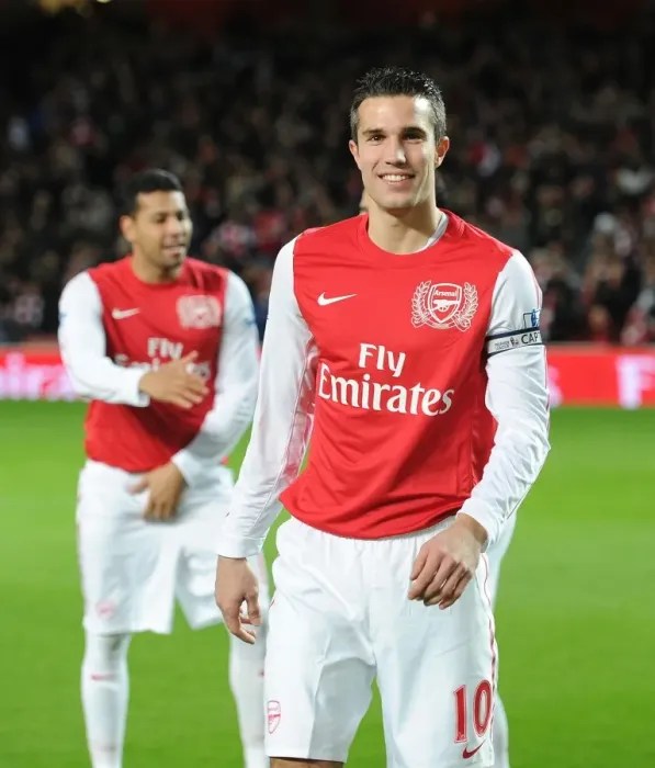 Framed Print : Robin van Persie in Action: Arsenal vs Fulham, Premier League 2011-12