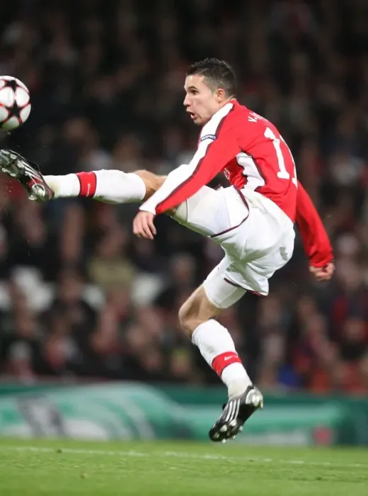 Framed Print : Robin van Persie in Action: Arsenal's 4:1 Victory over AZ Alkmaar in the UEFA Champions League, Group H at Emirates Stadium (November 4, 2009)