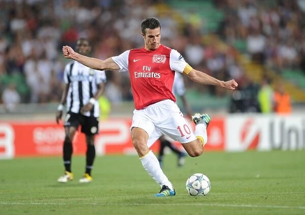 Robin van Persie in Action: Udinese vs Arsenal, UEFA Champions League Play-Off 2011
