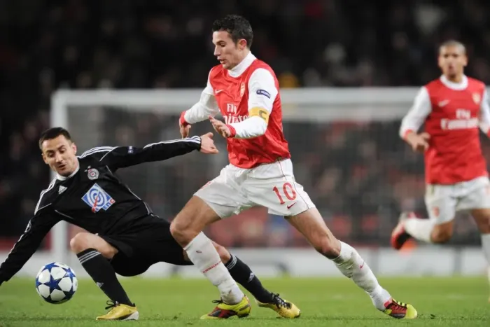 Framed Print : Robin van Persie (Arsenal) Aleksandar Davidov (Partizan). Arsenal 3: 1 Partizan Belgrade Framed Print : Robin van Persie (Arsenal) Aleksandar Davidov (Partizan). Arsenal 3: 1 Partizan Belgrade