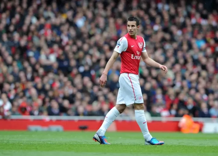 Framed Print : Robin van Persie (Arsenal). Arsenal 3: 3 Norwich City. Barclays Premier League Framed Print : Robin van Persie (Arsenal). Arsenal 3: 3 Norwich City. Barclays Premier League