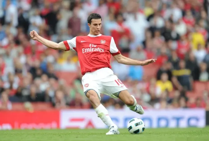 Framed Print : Robin van Persie (Arsenal). Arsenal 6: 0 Blackpool, Barclays Premier League Framed Print : Robin van Persie (Arsenal). Arsenal 6: 0 Blackpool, Barclays Premier League