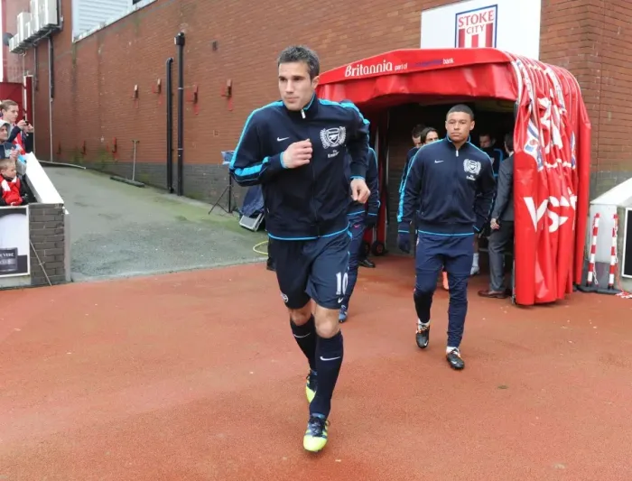 Framed Print : Robin van Persie: Arsenal Captain Ready for Stoke City Showdown (2011-12)