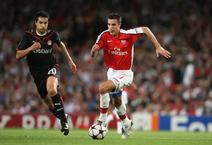 Framed Print : Robin van Persie (Arsenal) Dudu (Olympiacos)