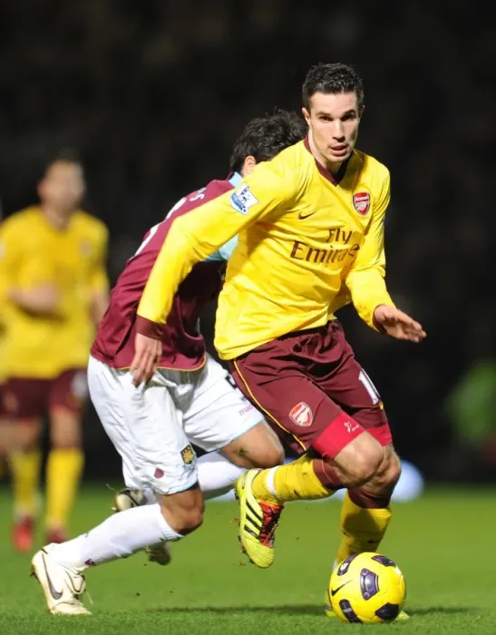 Framed Print : Robin van Persie (Arsenal) James Tomkins (West Ham). West Ham United 0: 3 Arsenal