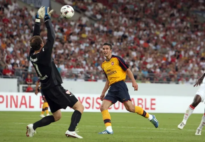 Framed Print : Robin van Persie (Arsenal) Jens Lehmann (Stuttgart)