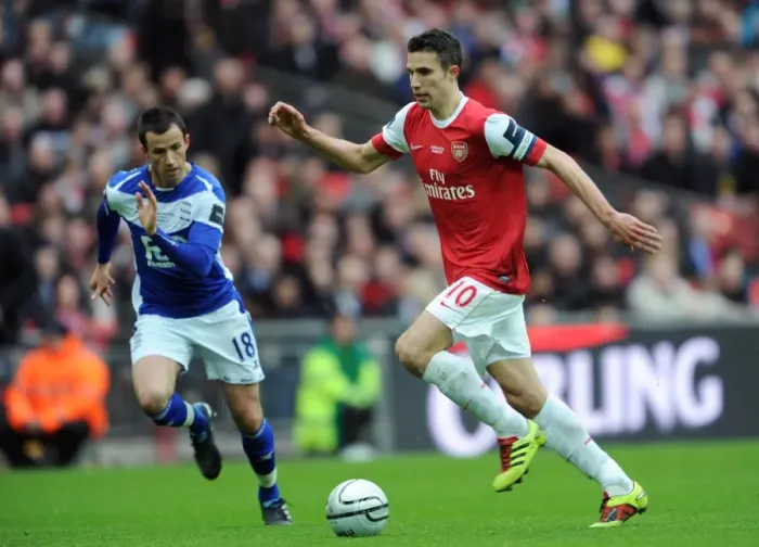 Framed Print : Robin van Persie (Arsenal) Keith Fahey (Birmingham). Arsenal 1: 2 Birmingham City