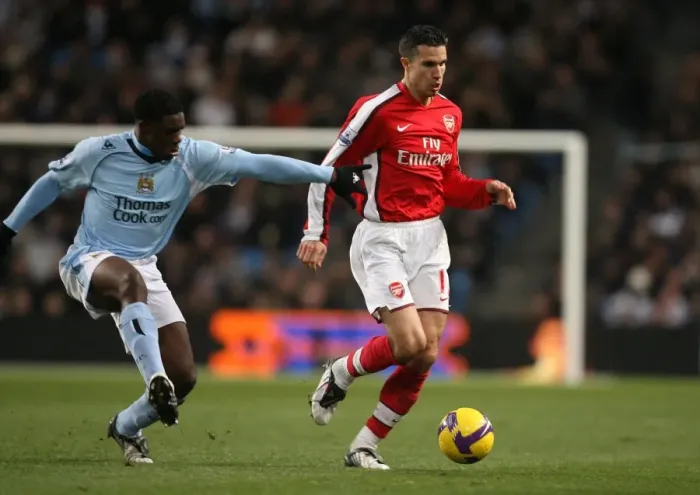 Framed Print : Robin van Persie (Arsenal) Micah Richards (Man City) Framed Print : Robin van Persie (Arsenal) Micah Richards (Man City)