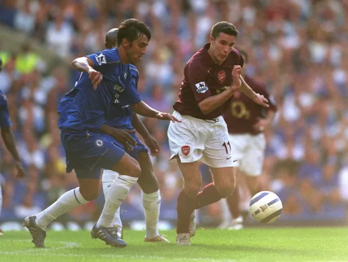 Framed Print : Robin van Persie (Arsenal) Paulo Ferreira (Chelsea). Chelsea 1: 0 Arsenal