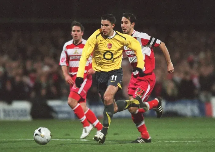 Framed Print : Robin van Persie (Arsenal) Steve Foster (Doncaster)