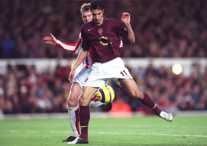 Framed Print : Robin van Persie (Arsenal) Steven Caldwell (Sunderland). Arsenal 3: 1 Sunderland Framed Print : Robin van Persie (Arsenal) Steven Caldwell (Sunderland). Arsenal 3: 1 Sunderland