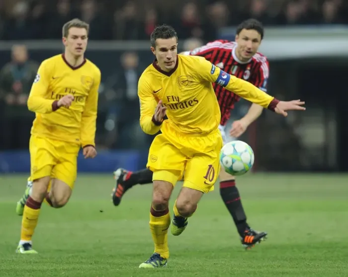 Framed Print : Robin van Persie: Arsenal's Shining Star in UCL Showdown against AC Milan Framed Print : Robin van Persie: Arsenal's Shining Star in UCL Showdown against AC Milan