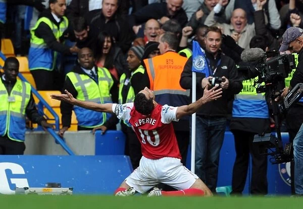 Robin van Persie celebrates scoing his 3rd goal Arsenals 5th. Chelsea 3:5 Arsenal