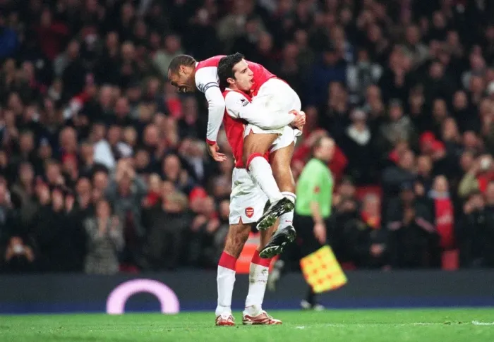 Framed Print : Robin van Persie celebrates scoring his 1st goal Arsenals 3rd from the penalty spot with Thierry Henry. Arsenal 4: 0 Charlton Athletic. FA Premiership. Emirates Stadium, London, 2  /  1  /  07. Credit: Arsenal Football Club  / 