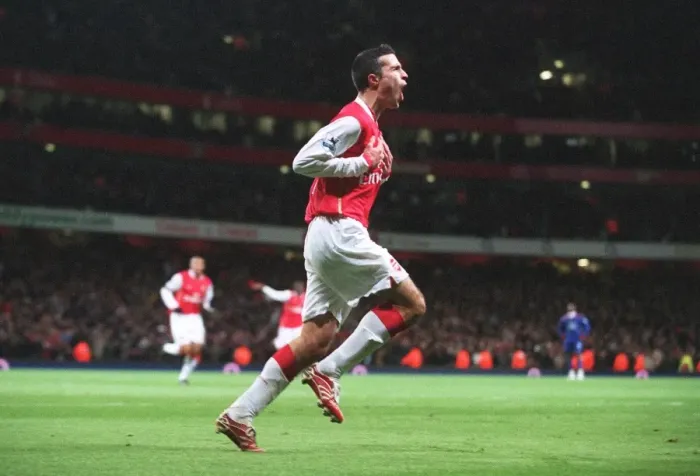 Framed Print : Robin van Persie celebrates scoring Arsenals 1st goal Framed Print : Robin van Persie celebrates scoring Arsenals 1st goal